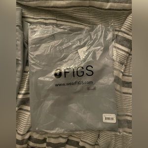 Figs Catalina Scrub top Cement XS